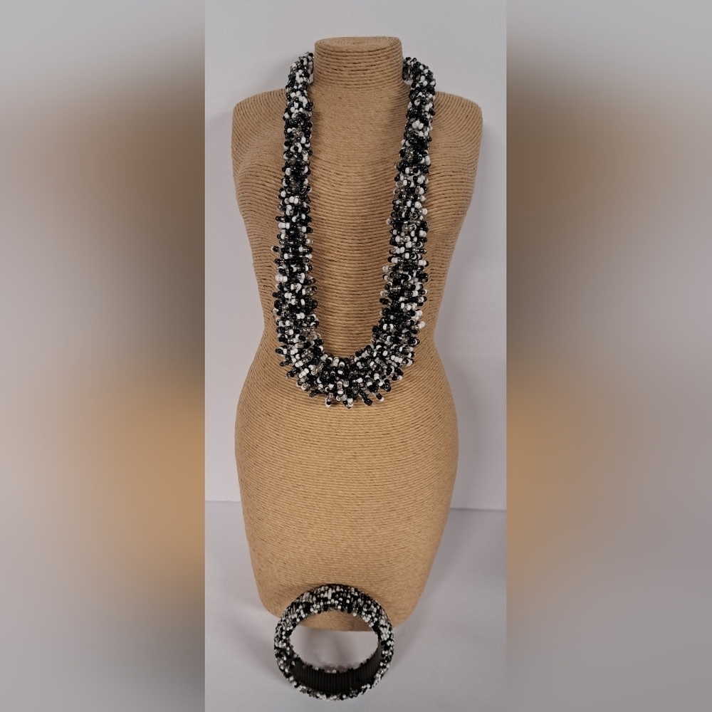 Elegant Black and White Beaded Necklace and Bracelet Set Chunky Statement